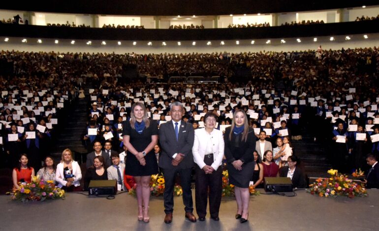 Rectora Lilia Cedillo encabeza graduación de alumnos de preparatorias regionales BUAP