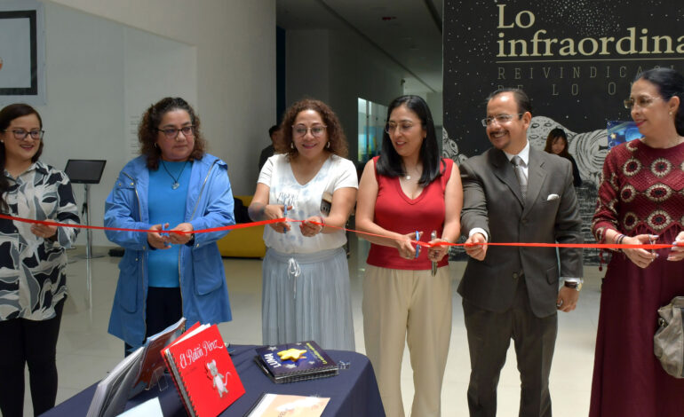 Inauguran exposición de cuentos diversificados infantiles en Biblioteca Central BUAP