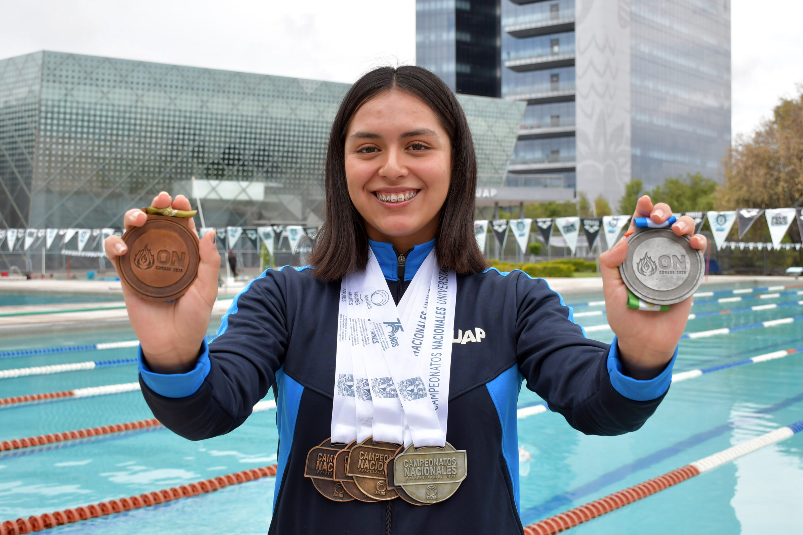 Estudiante de Estomatología BUAP destaca en competencias nacionales de natación