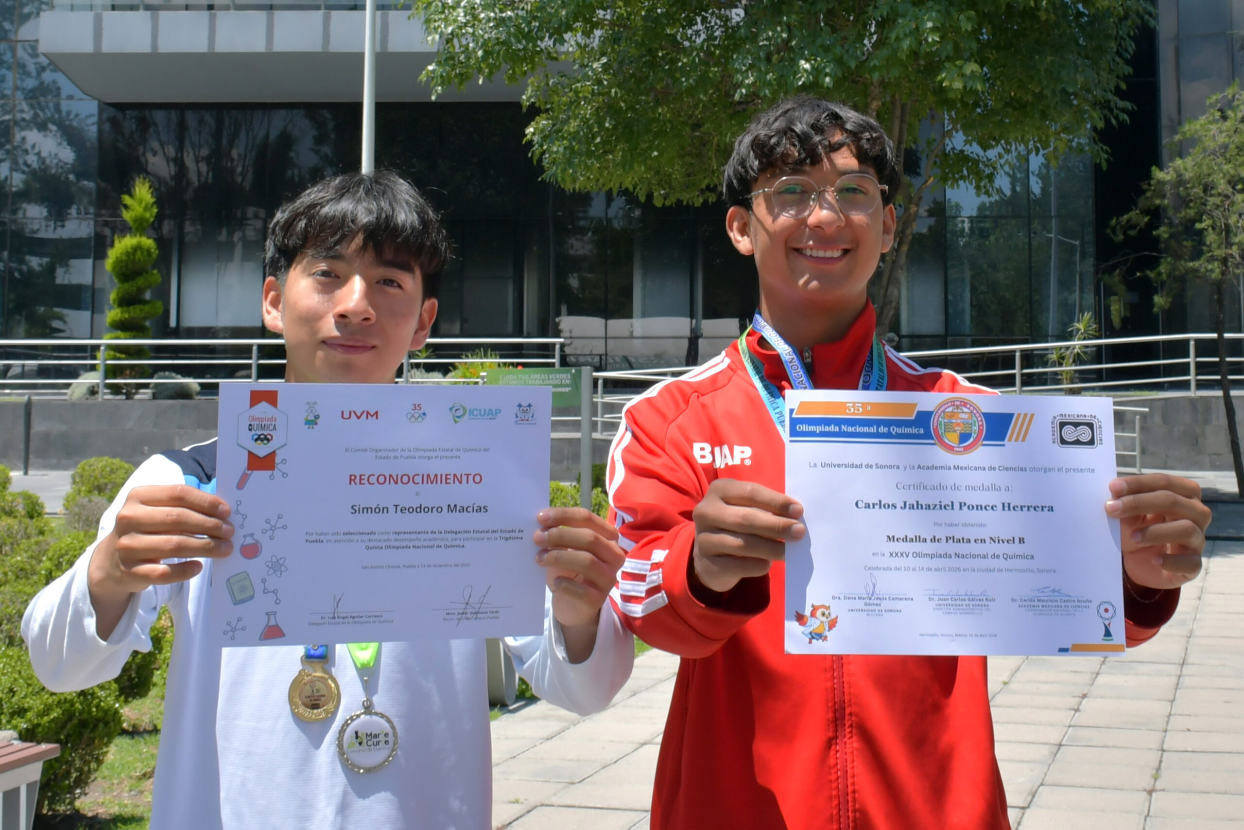 Estudiantes de Preparatorias BUAP ganan medallas de plata en Olimpiada Nacional de Química