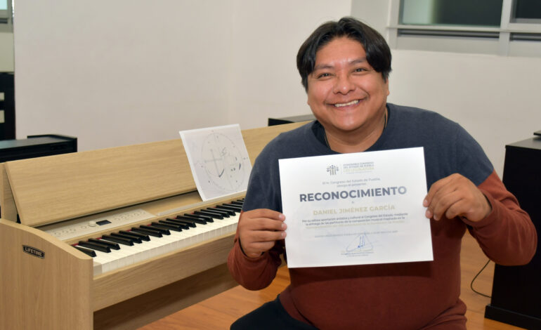 Profesor de talleres artísticos de la BUAP desarrolla partitura conmemorativa por la fundación de Puebla