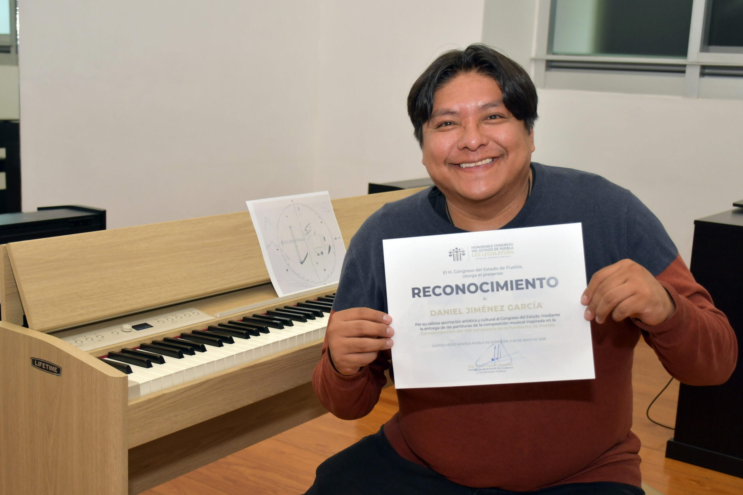 Profesor de talleres artísticos de la BUAP desarrolla partitura conmemorativa por la fundación de Puebla