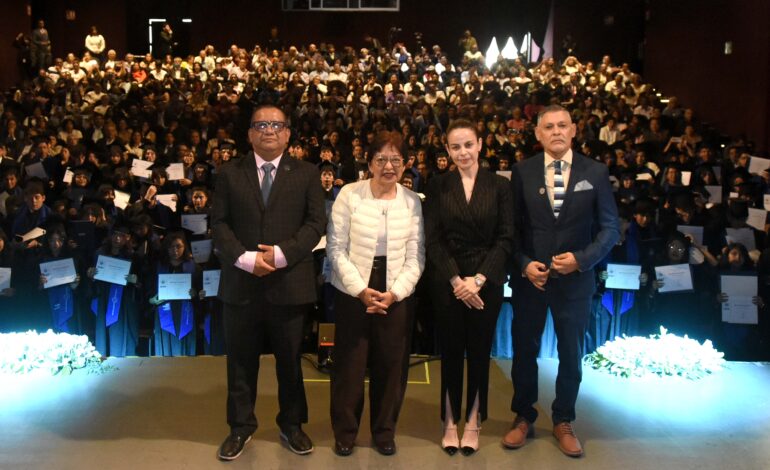 Rectora Lilia Cedillo encabeza graduación del Bachillerato Internacional 5 de Mayo