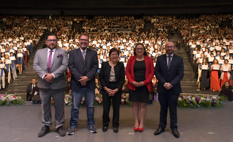 Rectora Lilia Cedillo reconoce a graduados de la Preparatoria Emiliano Zapata