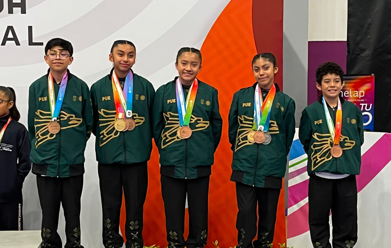 Jovenes poblanos suben al podio nacional en gimnasia de la olimpiada CONADE 2026