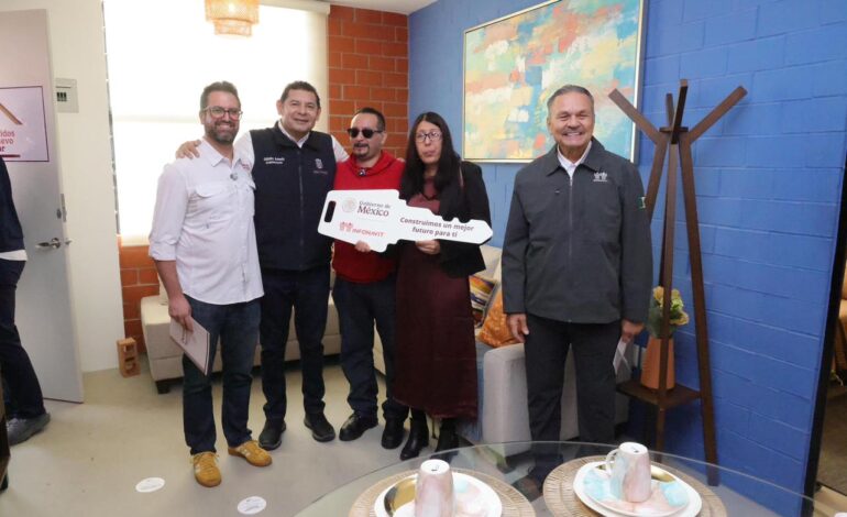 Gobierno de Puebla entrega viviendas nuevas en el fraccionamiento Lomas de San Miguel