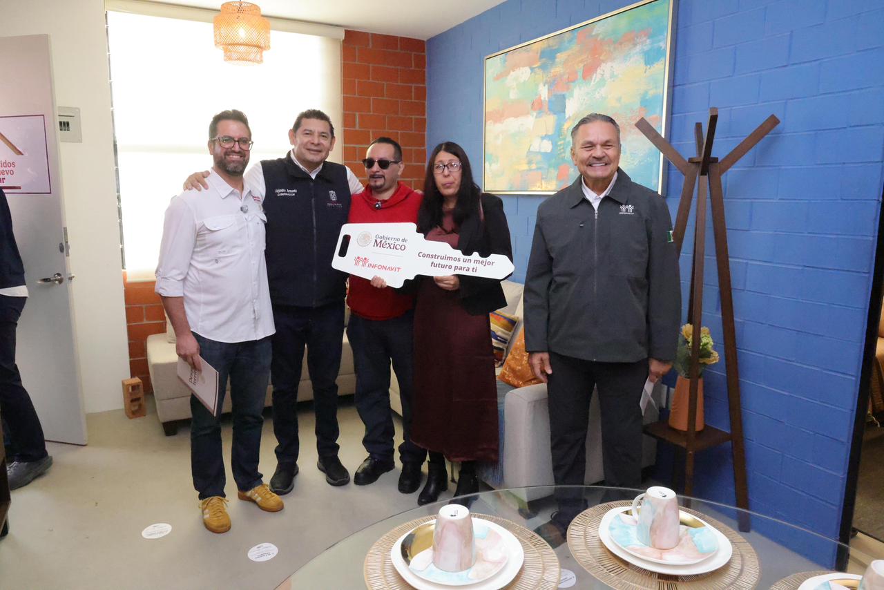 Gobierno de Puebla entrega viviendas nuevas en el fraccionamiento Lomas de San Miguel