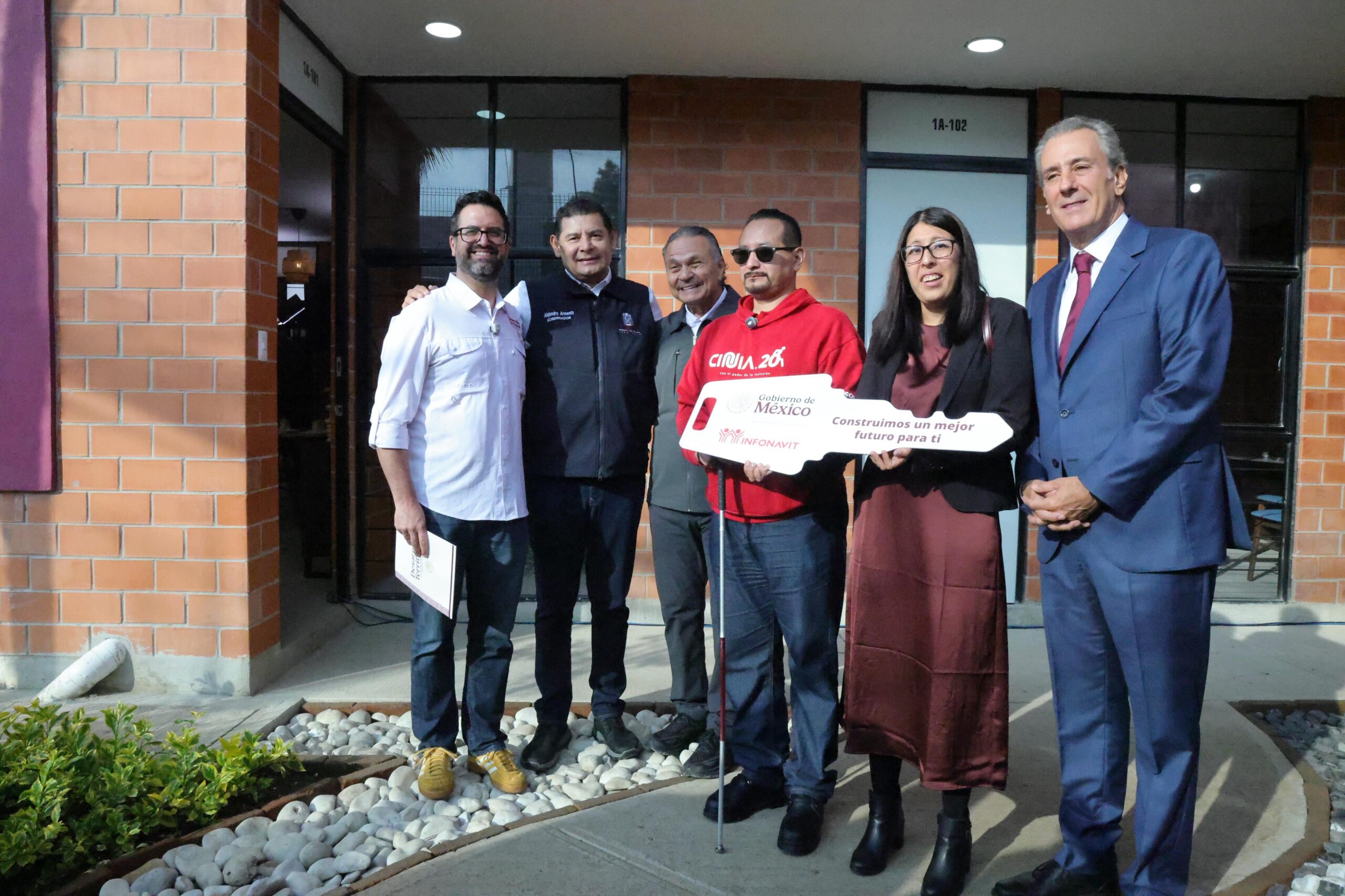Gobierno de Puebla entrega viviendas nuevas en el fraccionamiento Lomas de San Miguel
