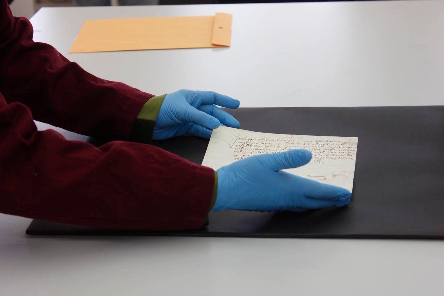 México recupera histórico manuscrito robado del AGN