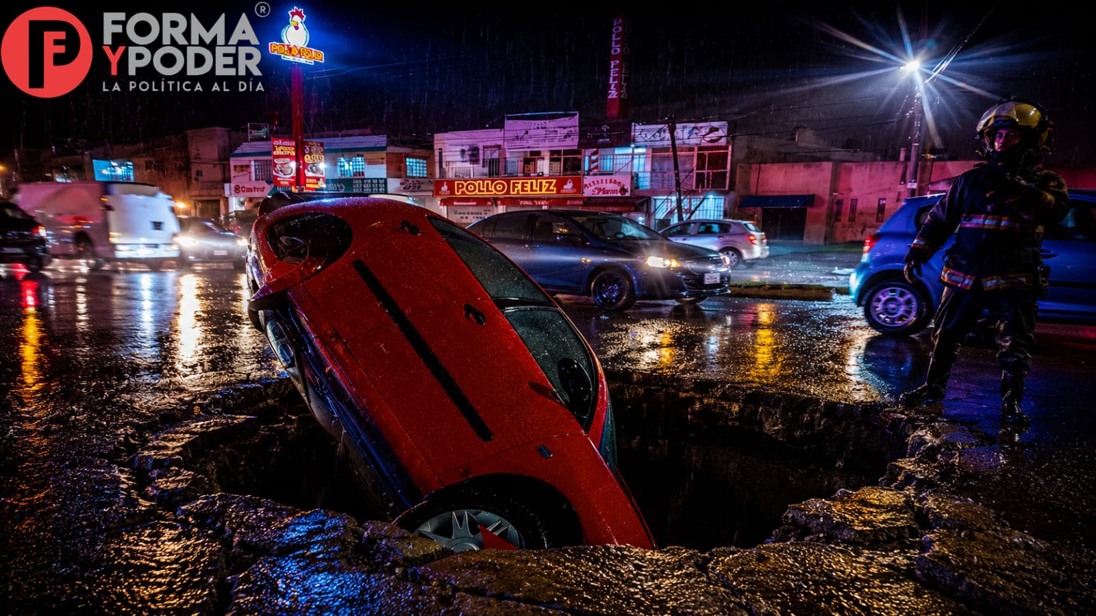 Socavón se traga automóvil en el Puente de La María en plena lluvia