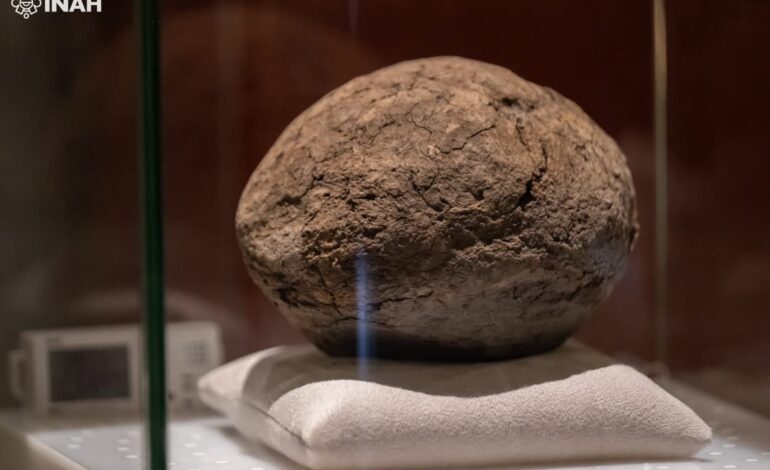 Pelota de 3 mil 600 años llega a Teotihuacán