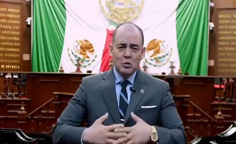 Presidente del Congreso de Michoacán pide disculpa por narcocorrido dentro del recinto