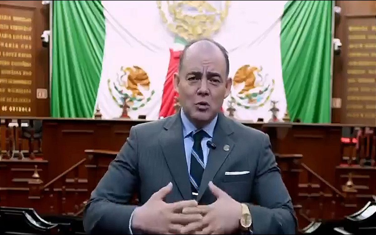 Presidente del Congreso de Michoacán pide disculpa por narcocorrido dentro del recinto