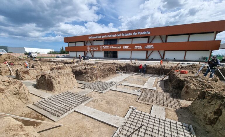 Avanza construcción de las segundas etapas de USEP en Izúcar y Tepexi