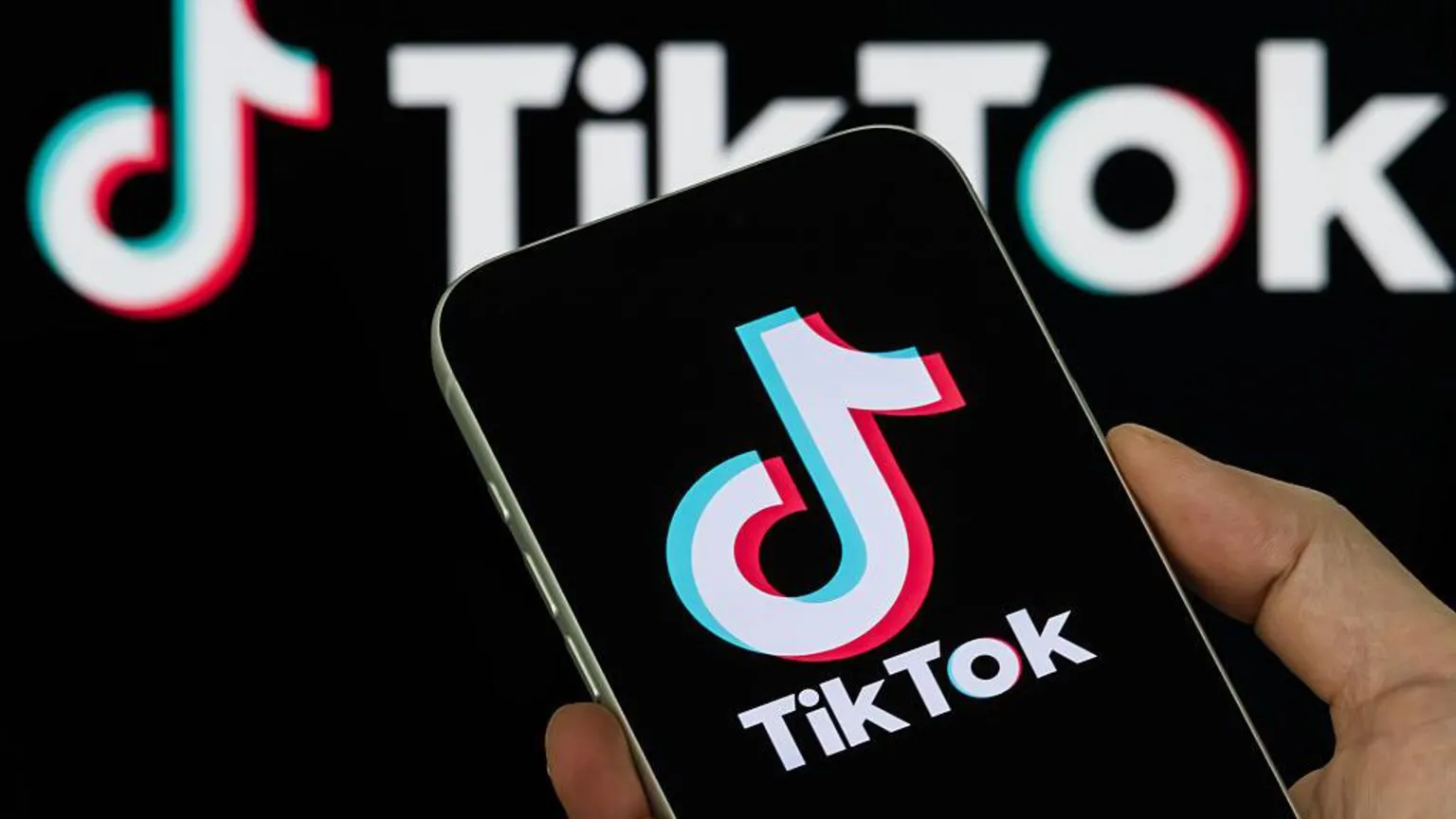 TikTok enfrenta millonaria multa  de la UE por exponer datos de menores a terceros