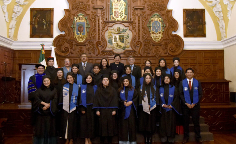 Rectora Lilia Cedillo reconoce a graduados del Posgrado en Ciencias Microbiológicas