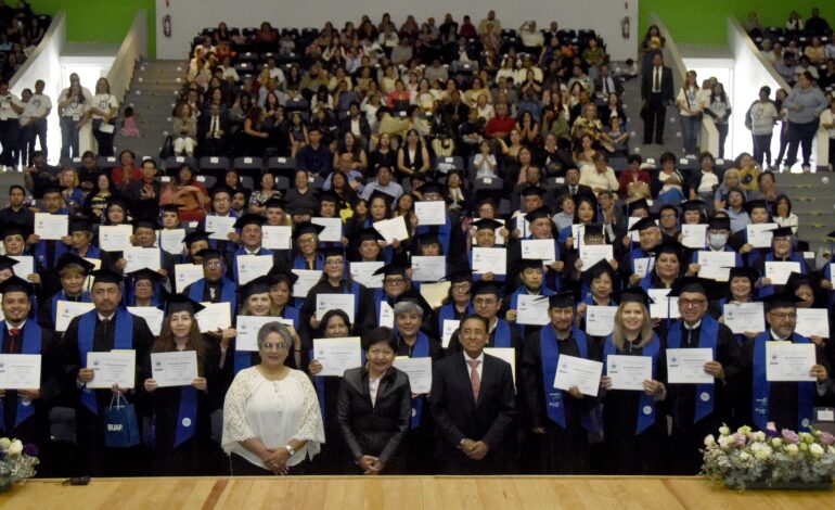 Rectora Lilia Cedillo preside graduación de las licenciaturas en Gestión en Información y Humanidades de la UPA