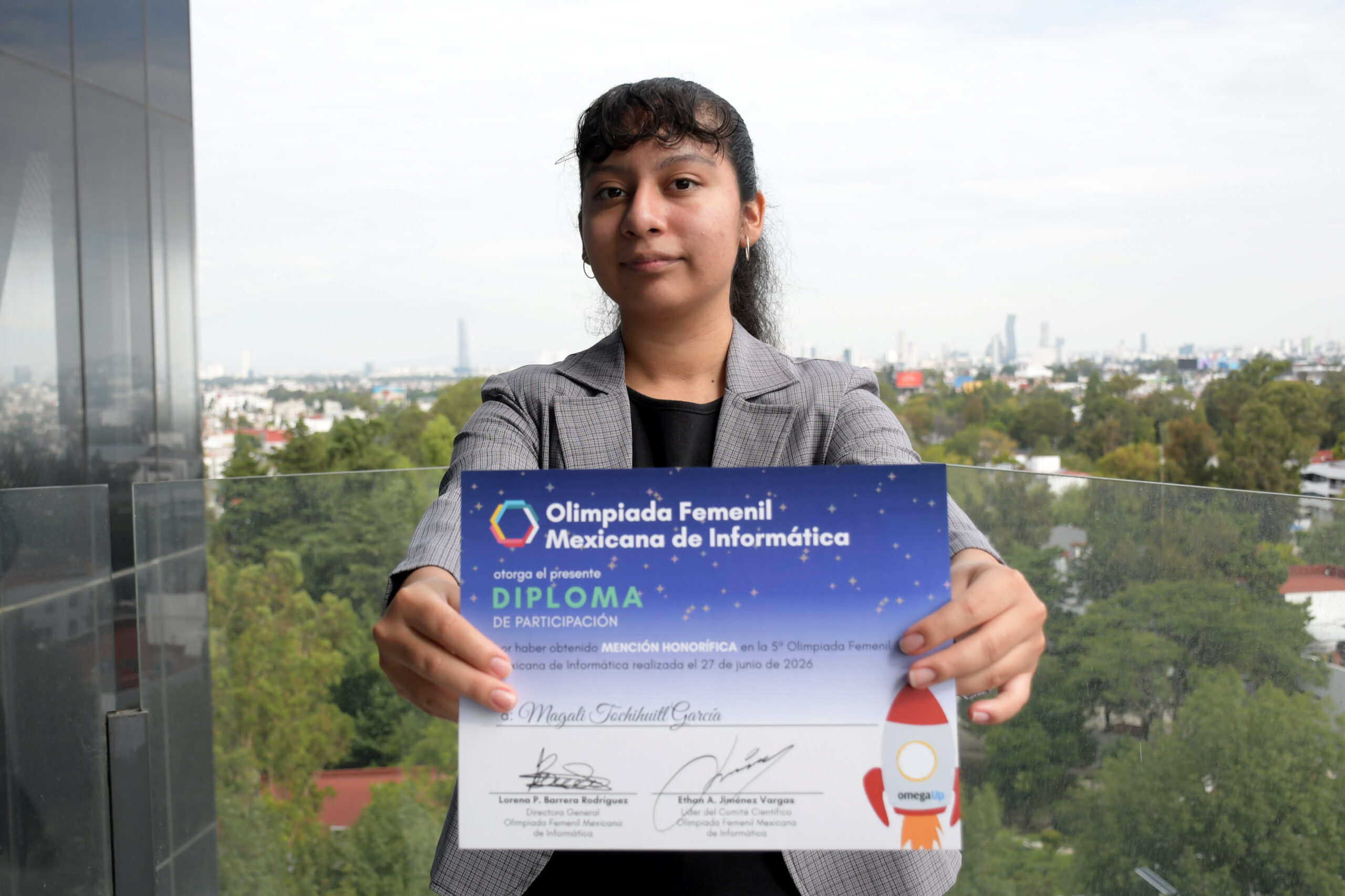 Egresada BUAP gana medalla de oro en la Olimpiada Mexicana Femenil de Informática