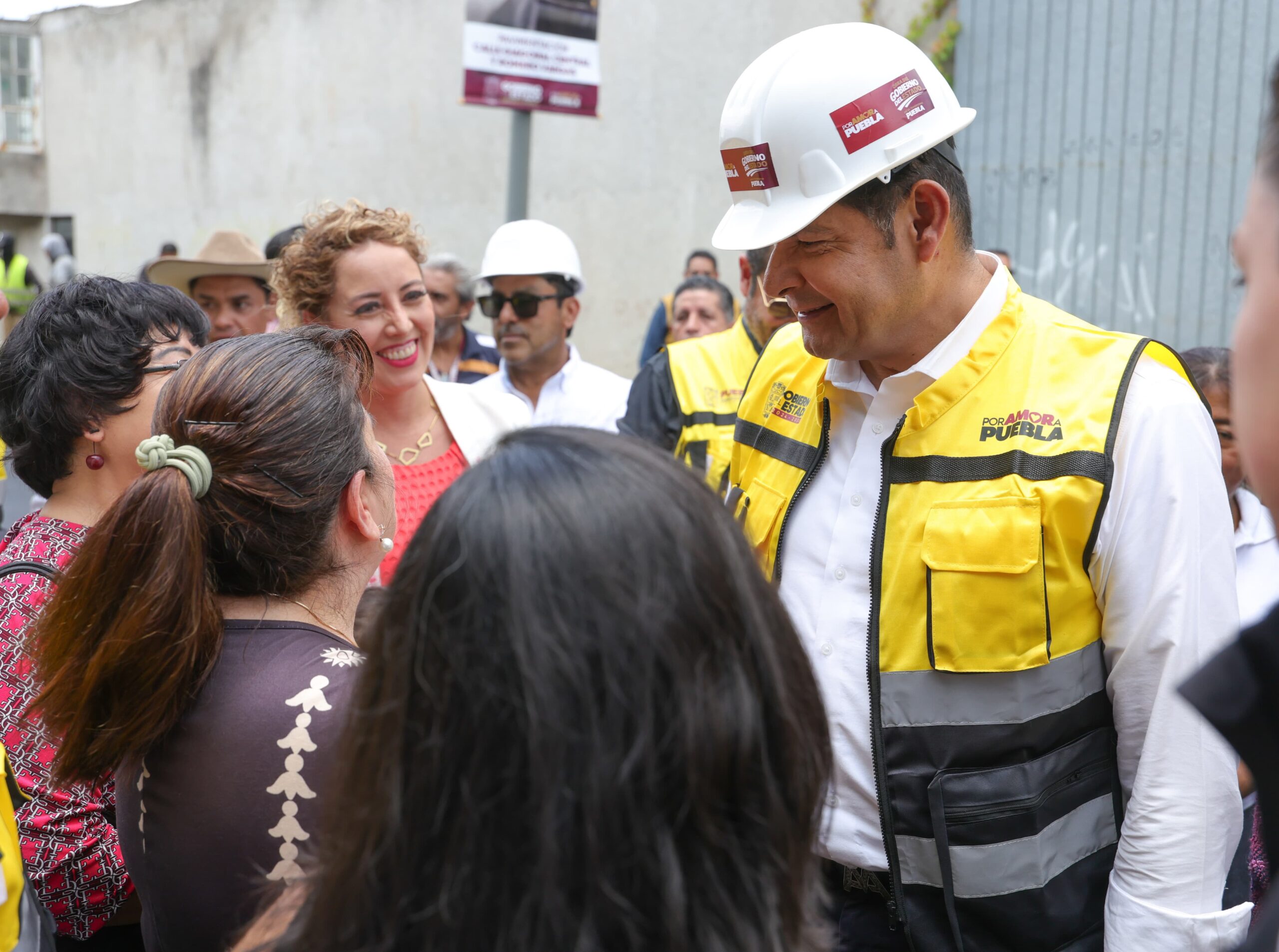 Gobernador Alejandro Armenta supervisa obras de pavimentación en la Romero Vargas
