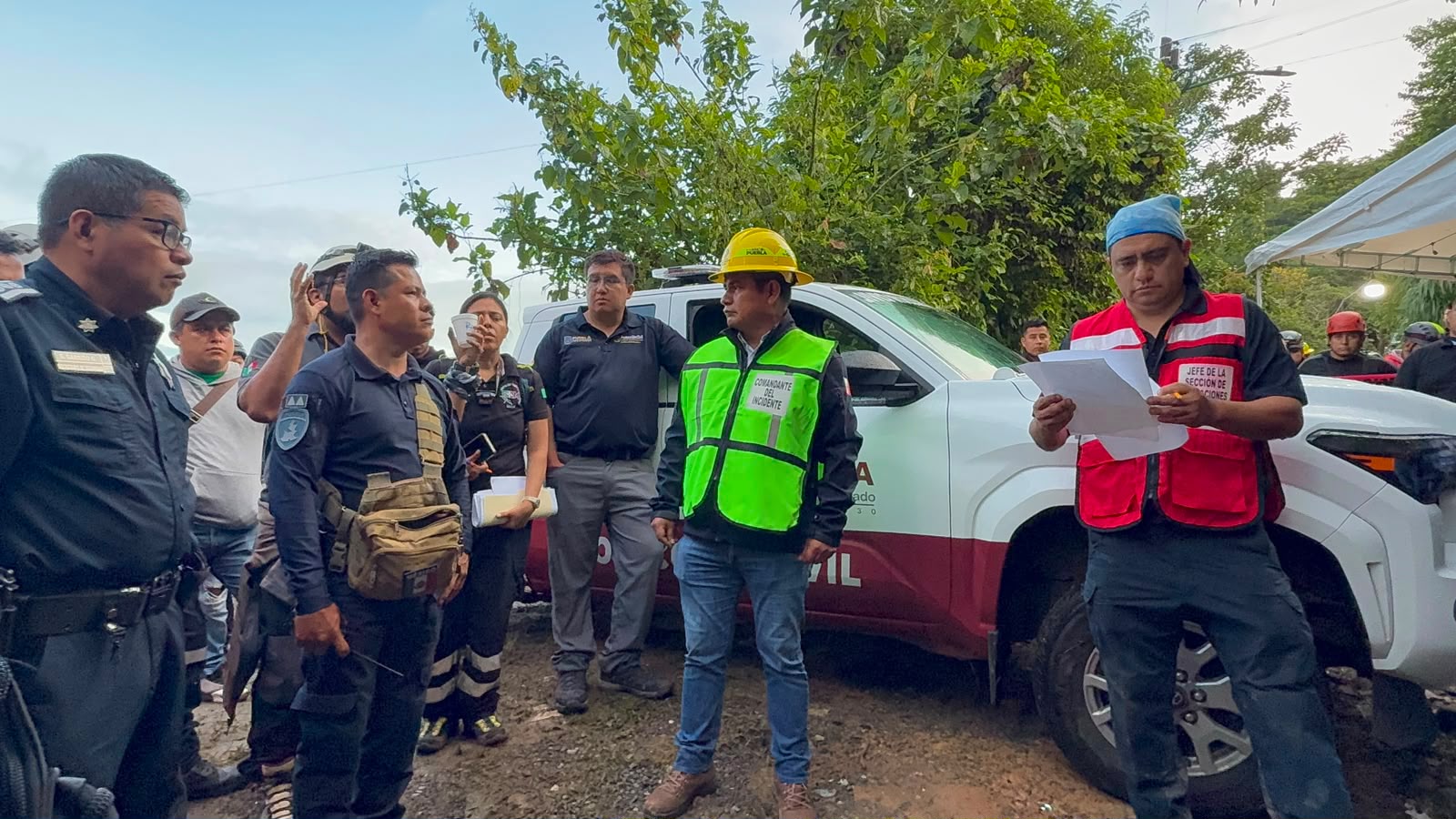Continúan labores de búsqueda de tres personas desaparecidas en la Gruta de Chichicazapan, en Cuetzalan