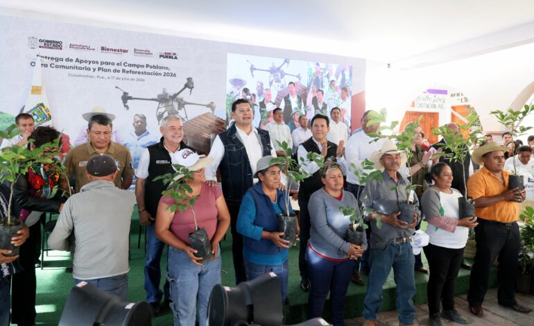 Alejandro Armenta encabeza entrega de apoyos al campo, infraestructura y vivienda en Cuautinchán