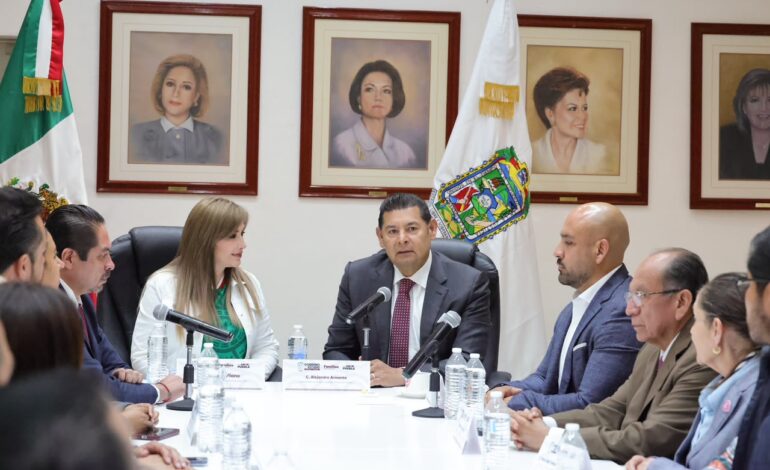 Con nuevo liderazgo, SEDIF refrenda su compromiso con las familias poblanas: Armenta Mier