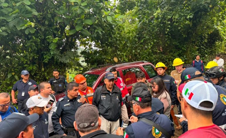 Refuerzan labores de rescate de familia atrapada en gruta de Cuetzalan
