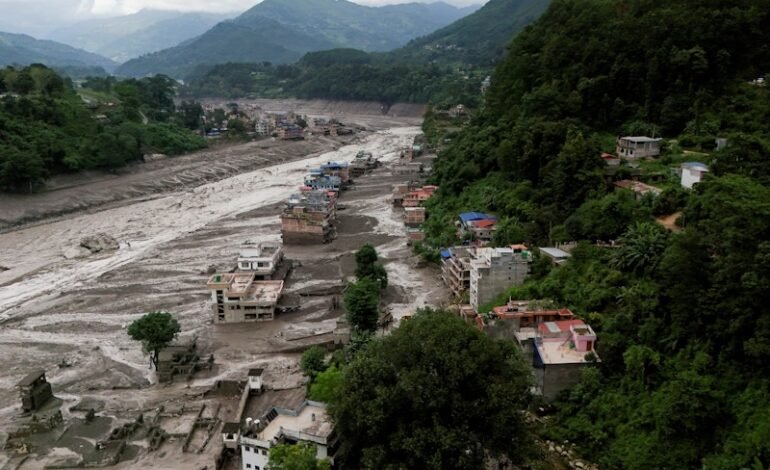 Inundaciones en Nepal y el Tíbet  dejan 98 muertos y cientos de desaparecidos