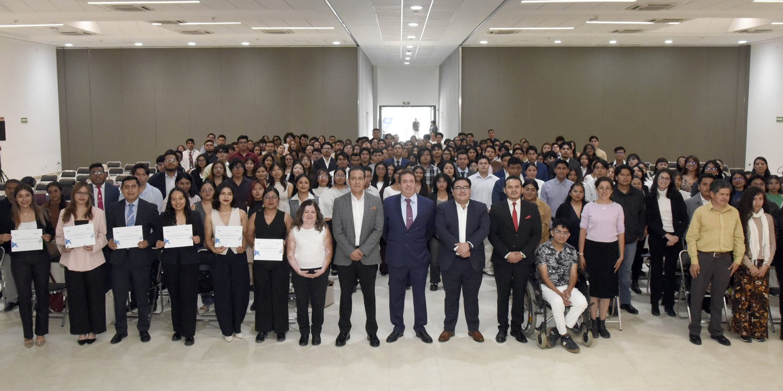 BUAP y Fundación BBVA celebran el éxito de egresados del programa «Chavos que inspiran»