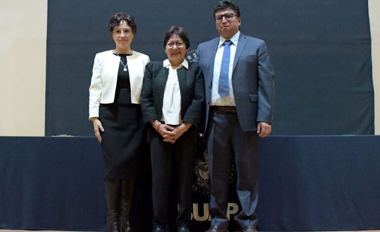 BUAP y Banco de México fortalecen lazos a través de conferencia magistral