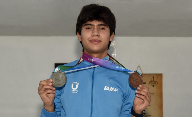Estudiante BUAP destaca en esgrima en la Olimpiada Nacional