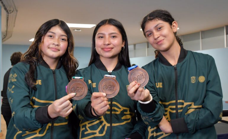 Estudiantes de prepas BUAP conquistan bronce en tenis de mesa