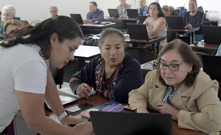 10 años de comunidad y conocimiento en la Universidad para Adultos de la BUAP