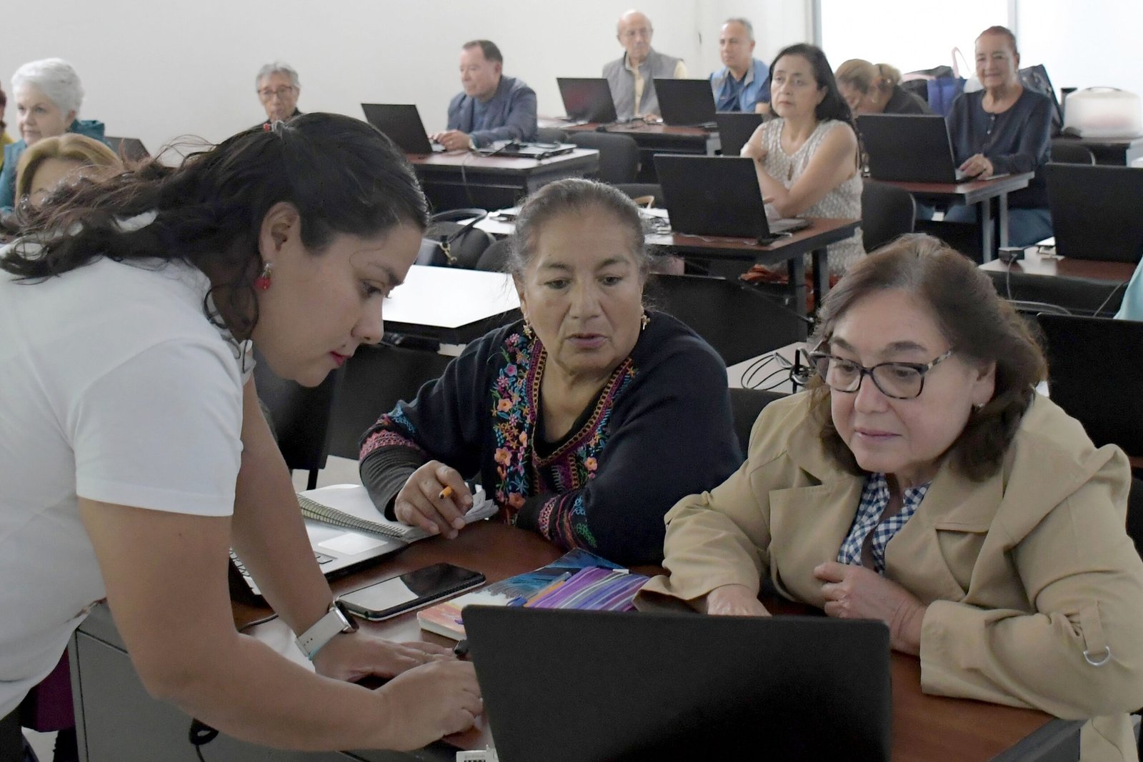 10 años de comunidad y conocimiento en la Universidad para Adultos de la BUAP