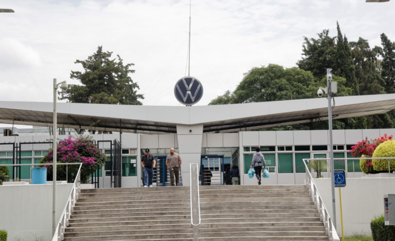 Gobierno de Puebla ofrece 4 mil vacantes ante posibles ajustes laborales en Volkswagen