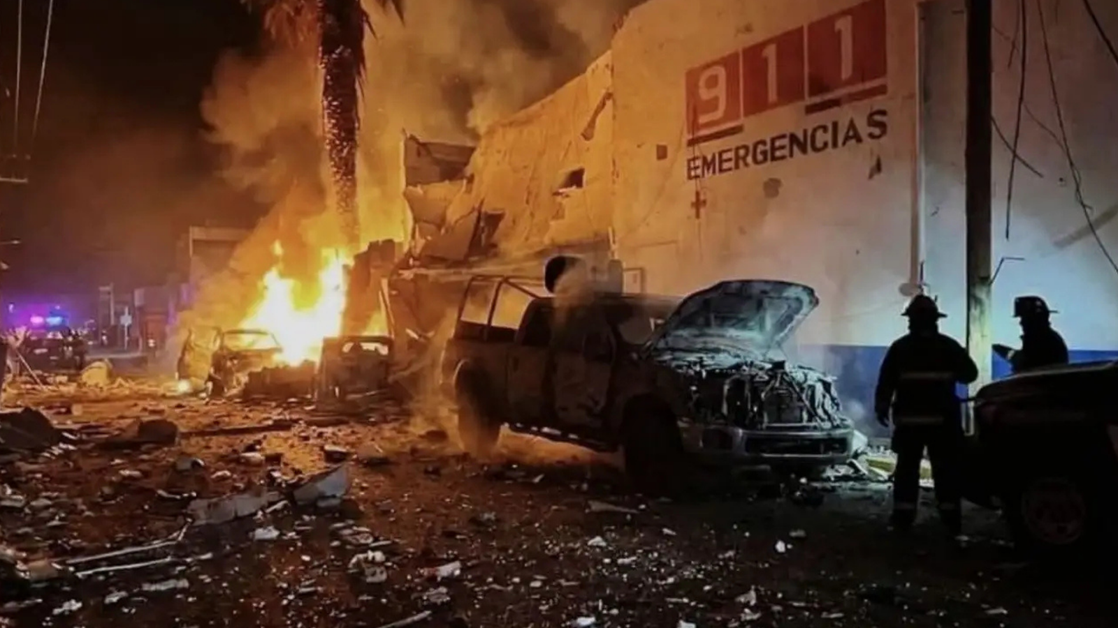 Explosión de coche bomba en comandancia de Zacatecas deja siete heridos