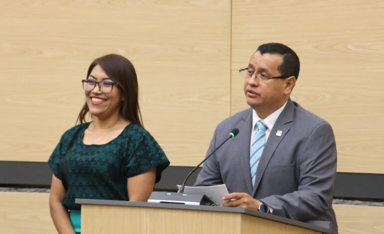 Presentan ante Congreso del Estado iniciativa para la disminución progresiva de animales abandonados 