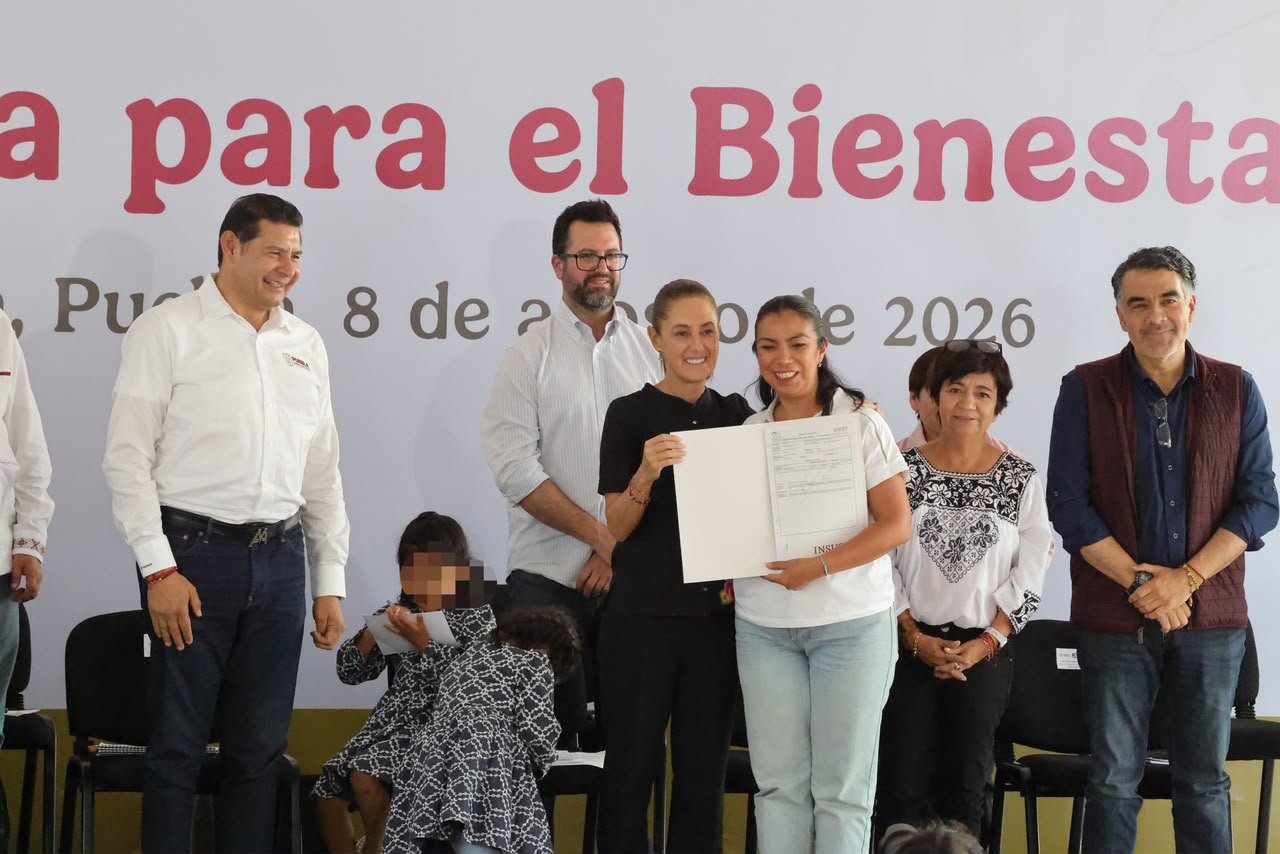 Presidenta Sheinbaum pone fin a adeudos hipotecarios y entrega vivienda digna a familias poblanas