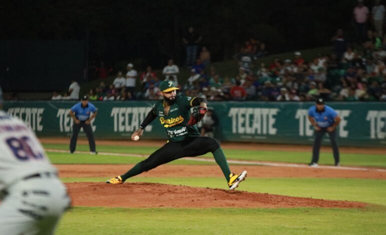 Pericos hace cuatro en la séptima y se lleva el primero de la Final del Sur