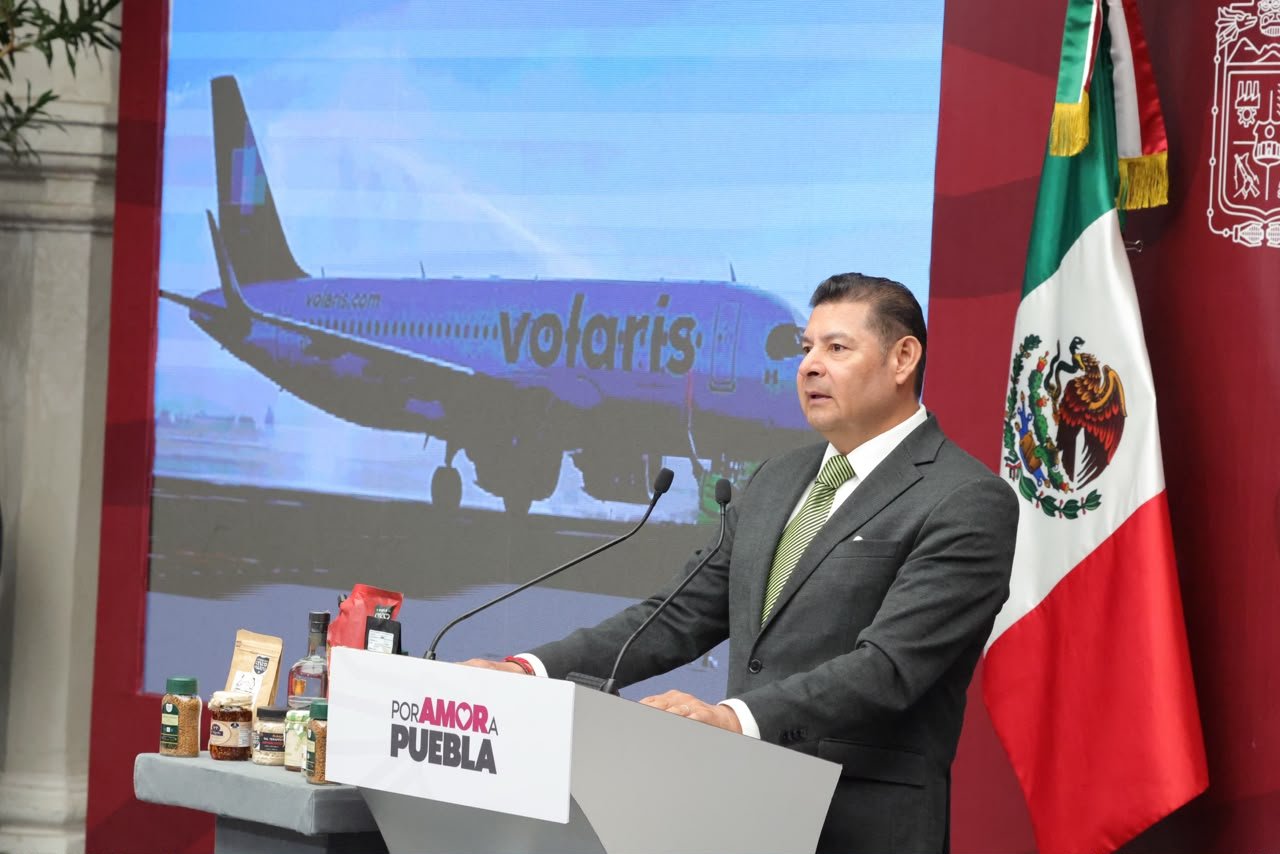 Gobierno de Puebla y Volaris fortalecen conectividad aérea de Puebla con 15 nuevas rutas en 2026.