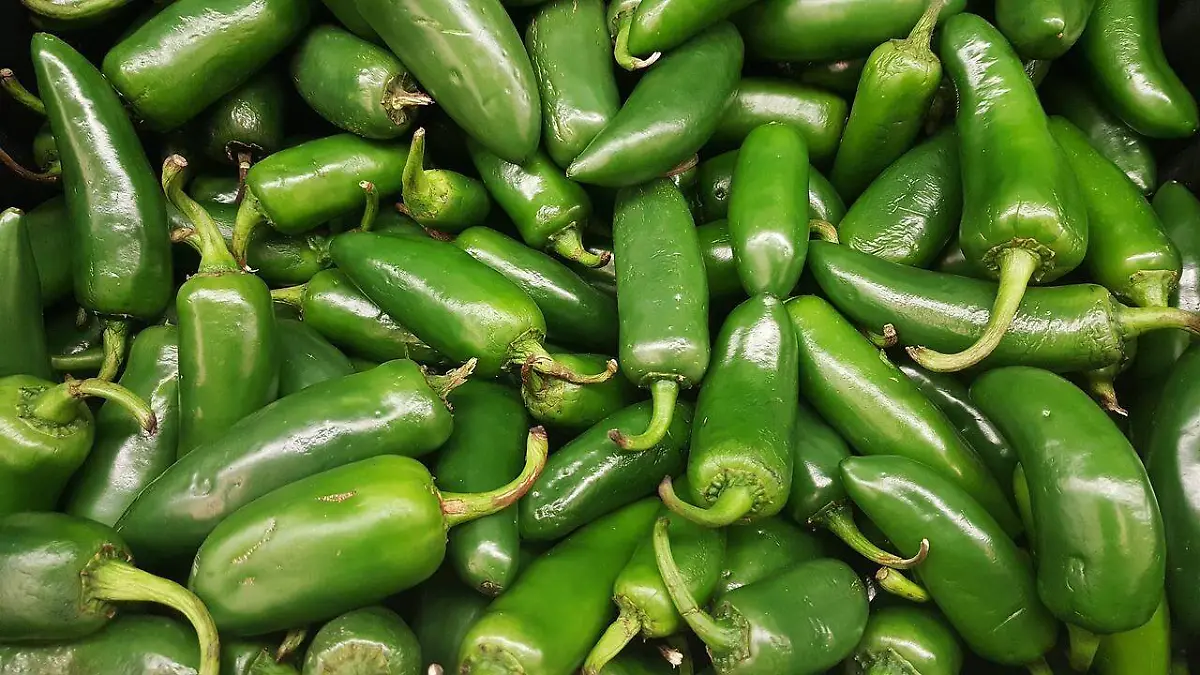 Estados Unidos investiga brote de salmonela por jalapeños mexicanos importados