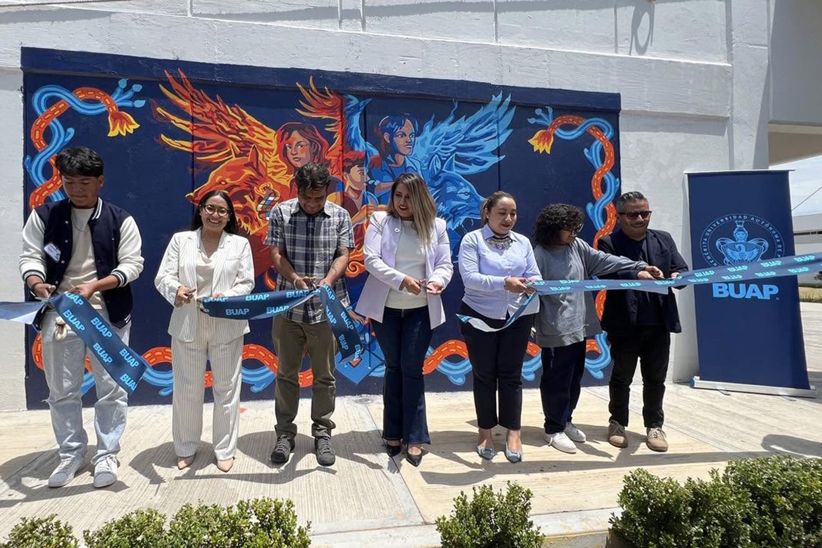Inauguran en la preparatoria de la BUAP sede Tepeaca el primer mural del proyecto «Pintando nuestra identidad colectiva»