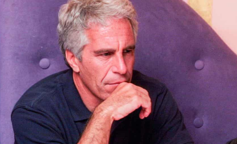 Exigen identificar a las víctimas del material de abuso sexual infantil hallado en la colección de Jeffrey Epstein