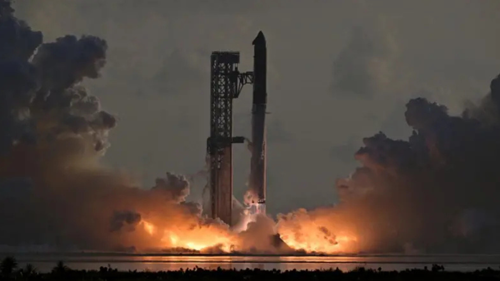 SpaceX logra poner en órbita el megacohete Starship por primera vez en un vuelo histórico