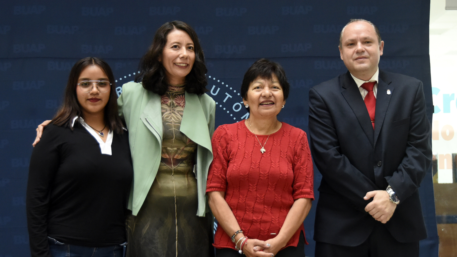 Rectora Lilia Cedillo inaugura foro sobre pueblos indígenas en la Biblioteca Central de la BUAP
