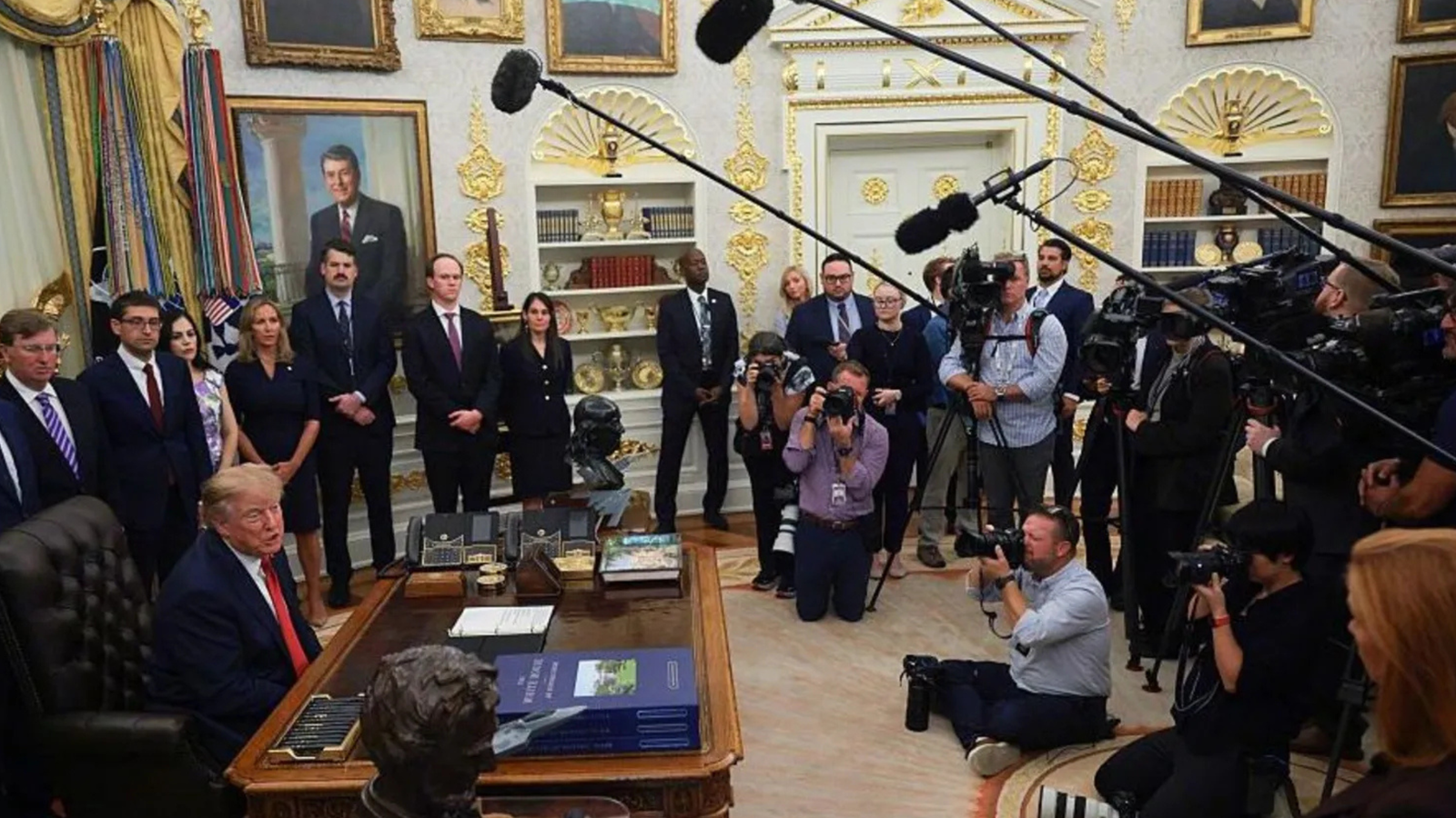 Trump prohíbe el acceso de CNN, Politico y MS NOW a la Casa Blanca