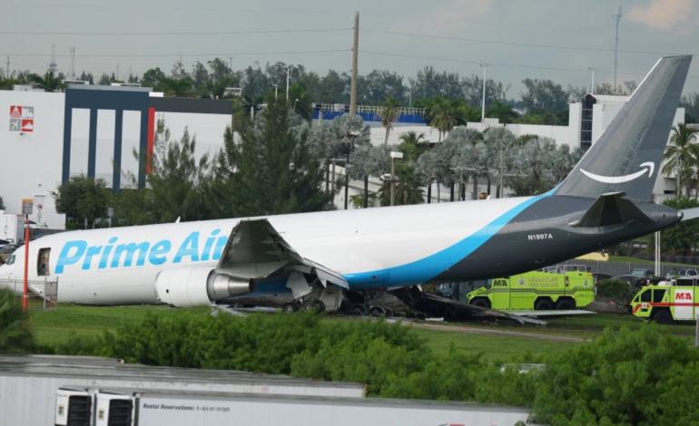 Cinco muertos tras el despiste e incendio de un avión de carga de Amazon