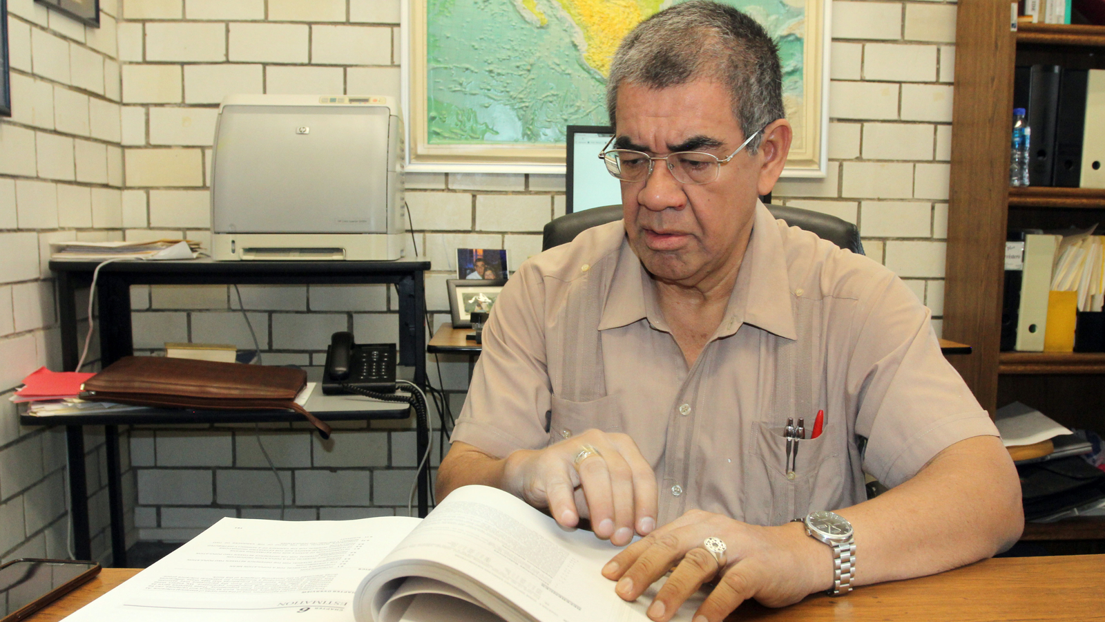 El investigador de la BUAP Alfonso Rosado Sánchez recibe la Medalla de la División de Partículas y Campos de la SMF