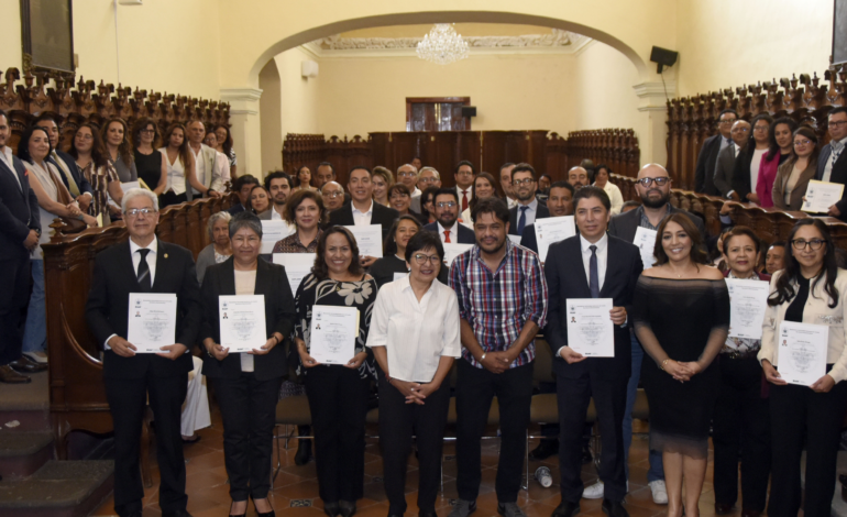 Clausuran diplomado de gestión administrativa en la BUAP con la entrega de 28 reconocimientos