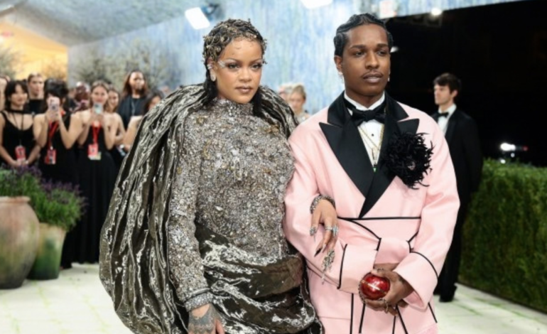 Avanza a juicio el caso de la mujer que baleó la mansión de Rihanna tras declararla mentalmente competente